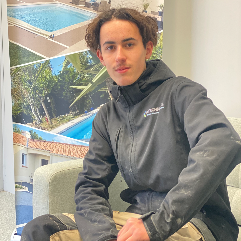 Technipool Amenagement Paysager A La Roche Sur Yon Nino Apprenti Paysagiste 1 Technipool Amenagement Paysager A La Roche Sur Yon Nino Apprenti Paysagiste 1