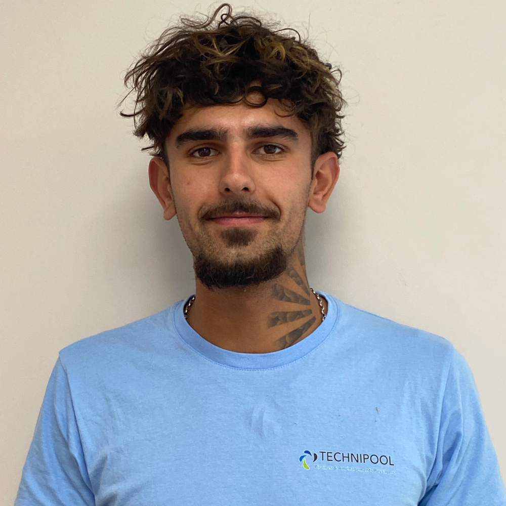 Technipool Amenagement Paysager A La Roche Sur Yon Rayan Technicien Piscine 1 Technipool Amenagement Paysager A La Roche Sur Yon Rayan Technicien Piscine 1